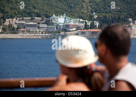 Karyes, Grèce, les touristes visitent pendant un voyage en bateau le Moenchsrepublik autonome Athos Banque D'Images