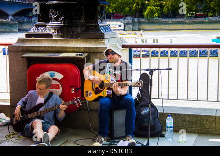 Les amuseurs publics South Bank London England Banque D'Images