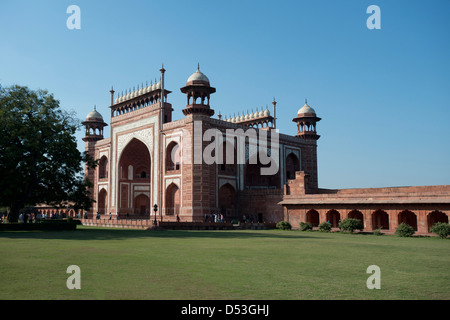 Grande porte (Darwaza-i rauza) passerelle vers le Taj Mahal, Agra, Uttar Pradesh, Inde Banque D'Images