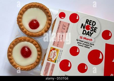 Fort de Mr Kipling tartelettes Bakewell cerise jusqu'au bout, pour afficher le contenu du panier - spécial pour Nez Rouge 24, 5p à partir de chaque pack va directement à Comic Relief Banque D'Images