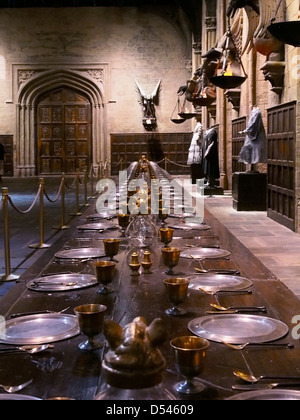 La grande salle. Les décisions de Harry Potter arrière lot tour à Warner Brothers Studio UK. Banque D'Images