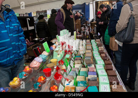 Ramsbottom, Lancashire, UK Dimanche 24 Mars, 2013. Les savons pour vente à la 5e édition de la fête du chocolat, qui s'est tenue à la rue Bridge, Ramsbottom, le gagnant de l'an dernier de la Manchester Tourism Awards 2012 "Meilleur petit événement." Deux jours de marché du chocolat avec un repas en plein air, de la bière tente, Children's craft sessions, et une mini ferme. Banque D'Images