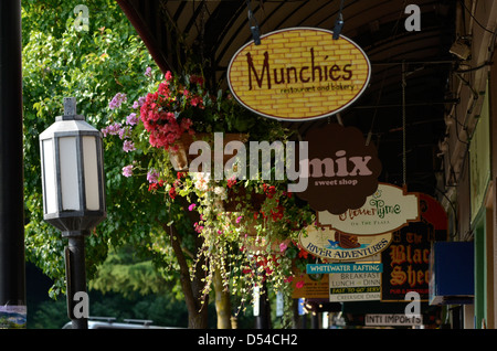 Enseignes et aux décorations, Ashland, Oregon. Banque D'Images