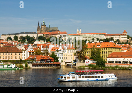 Château de Prague, du Pont Charles, Prague, République Tchèque Banque D'Images