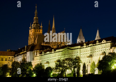 Hradcany Habour la nuit, Prague, République Tchèque Banque D'Images