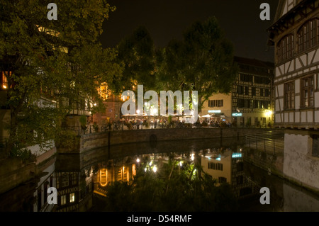 La Petite France à Strasbourg la nuit, Alsace, France Banque D'Images