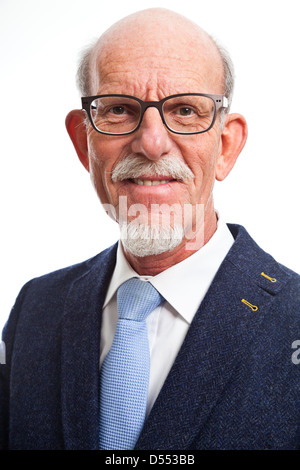 Smiling well dressed senior. Isolées. Banque D'Images