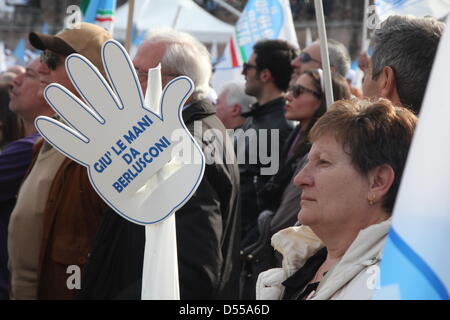 23 mars 2013 rassemblement de soutien pro Silvio Berlusconi sur la Piazza del popolo, Rome, Italie Banque D'Images