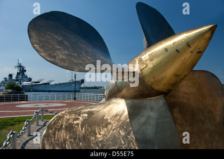 Hélice de bateau BATTLESHIP NEW JERSEY MUSEUM CAMDEN WATERFRONT NEW JERSEY USA Banque D'Images