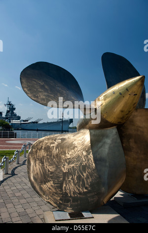 Hélice de bateau BATTLESHIP NEW JERSEY MUSEUM CAMDEN WATERFRONT NEW JERSEY USA Banque D'Images