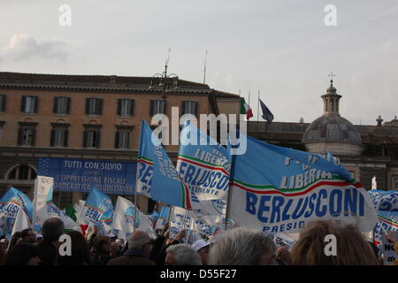 23 mars 2013 rassemblement de soutien pro Silvio Berlusconi sur la Piazza del popolo, Rome, Italie Banque D'Images