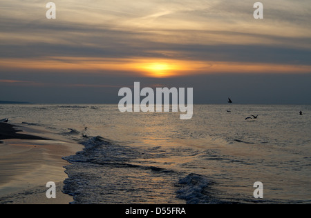 Rewahl, Pologne, Coucher de soleil sur la plage de Rewahl Banque D'Images