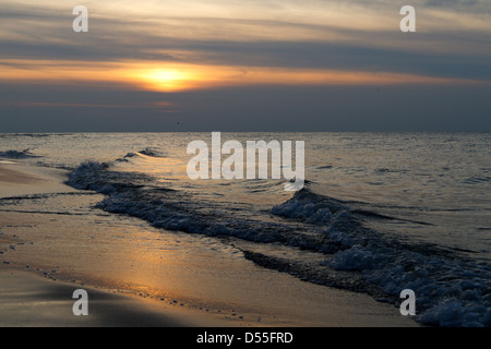 Rewahl, Pologne, Coucher de soleil sur la plage de Rewahl Banque D'Images