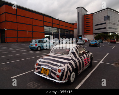 Vintage car park dans Odyssey Arena Complex à Belfast Banque D'Images