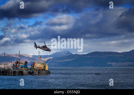 Hélicoptère décoller de la Base de soutien à terre, Kyle of Lochalsh, Western Highlands, Ecosse Banque D'Images