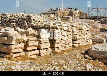 Détails de colonne dans l'attente de travaux de restauration au monument du Parthénon sur la colline de l'Acropole à Athènes, Grèce Banque D'Images