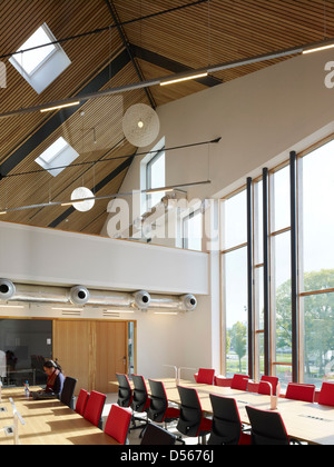 Amsterdam University College, Amstderdam, Pays-Bas. Architecte : 2012 Mecanoo. En hauteur double vitrage salle d'étude avec vaste et Banque D'Images