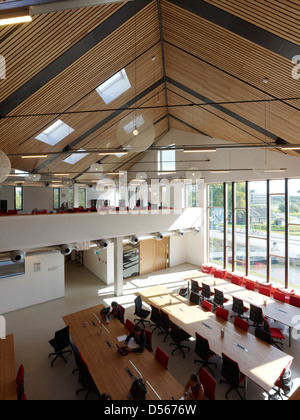 Amsterdam University College, Amstderdam, Pays-Bas. Architecte : 2012 Mecanoo. Portrait de loft et d'une salle d'étude. Banque D'Images