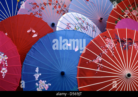 Haut de l'oriental parasols Banque D'Images