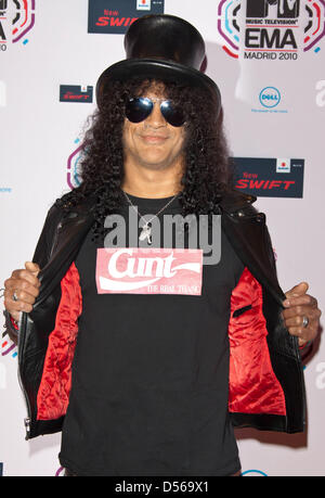 Musicien Slash nous arrive pour la 2010 MTV Europe Music Awards (EMA) tenue à la Caja Magica de Madrid, Espagne, 07 novembre 2010. Photo : Hubert Boesl Banque D'Images