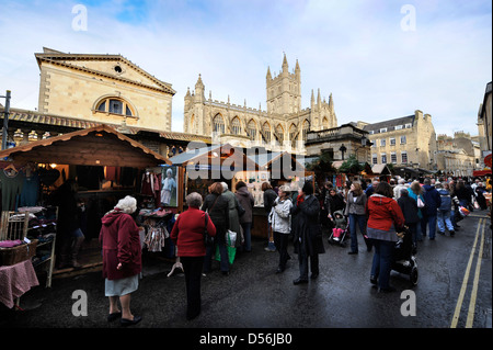 Vue générale de la rue York et l'abbaye au cours d'un marché de Noël UK Banque D'Images