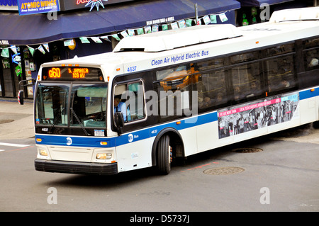 Q60 MTA transport en commun Autobus entrant dans la 59e Rue Queensboro Bridge Banque D'Images