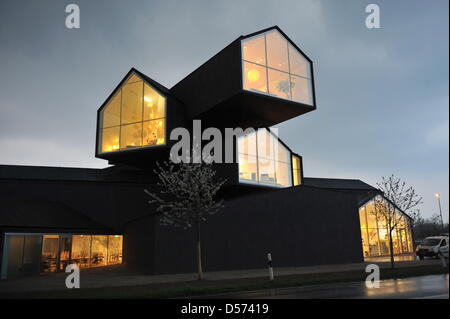 La nouvelle maison Vitra, représenté à Weil am Rhein, Allemagne, 14 avril 2010. Le show room chambre de mobilier Vitra fabriquant a été conçue par les architectes Herzog et de Meuron à partir de Bâle, Suisse. Photo : ROLF HAID Banque D'Images