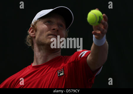 Miami, Floride, USA. 25 mars 2013. Dmitry Tursunov de Russie en action au cours de la pratique au Sony Open 2013. Credit : Mauricio Paiz / Alamy Live News Banque D'Images