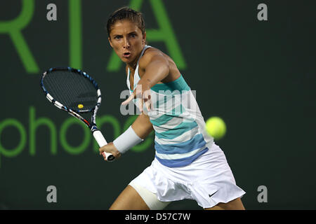 Miami, Floride, USA. 25 mars 2013. Sara Errani de l'Italie en action pendant le Sony Open 2013. Credit : Mauricio Paiz / Alamy Live News Banque D'Images