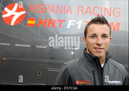 Pilote d'essai autrichien Christian Klien de Hispania Racing sourit dans le paddock du circuit de Catalogne à Barcelone, Espagne, 06 mai 2010. 2010 Le Grand Prix de Formule 1 d'Espagne est tenue le 09 mai 2010. Photo : David Ebener Banque D'Images