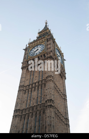 L'Elizabeth Tower au Palais de Westminster, Big Ben contenant bell. AKA La Tour de l'horloge et St Stephen's Tower (incorrectement) Banque D'Images