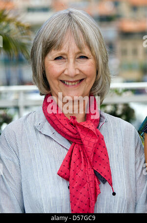 L'actrice britannique Gemma Jones assiste à la photo d'appel 'Vous rencontrez un Tall Dark Stranger' au Festival de Cannes à Cannes, France, 15 mai 2010. Photo : Hubert Boesl Banque D'Images