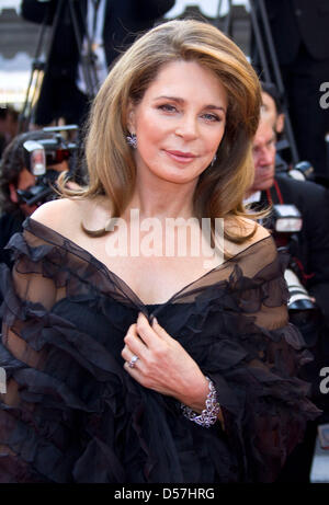 La Reine Noor de Jordanie arrive pour la projection du film 'Biutiful' au 63e Festival du Film de Cannes, France, 17 mai 2010. Le film est présenté en compétition au Festival de Cannes 2010, du 12 au 23 mai 2010. Photo : Hubert Boesl Banque D'Images