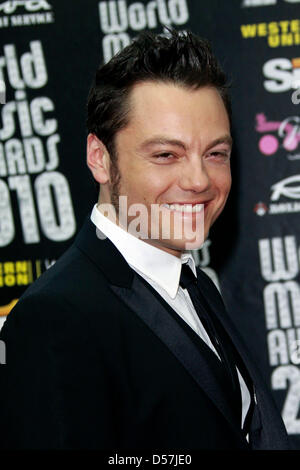 Le chanteur italien Tiziano Ferro arrive aux World Music Awards 2010 au Sporting Club de Monte Carlo, Monaco, 18 mai 2010. Photo : Hubert Boesl Banque D'Images