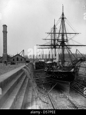 Esquimault Dry Dock, près de Victoria, C.-B., 1887 Banque D'Images