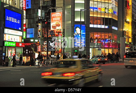Japon, Tokyo, Roppongi at night Banque D'Images