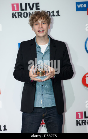 Tim Bendzko à 1Live Krone Awards au Jahrhunderthalle - Salle de presse. Bochum, Allemagne - 08-12-2011 Banque D'Images