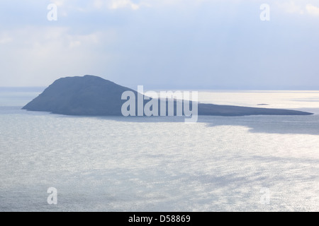 Une mer argentée autour de Bardsey Island - Ynys Enlli - Île de 20000 saints. sur la péninsule de Llŷn, au nord du Pays de Galles. Banque D'Images