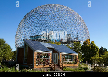 La Biosphère de Montréal à partir de l'Exposition Universelle de 1967 à Saint Helen's Island (Île Sainte-Hélène, Montréal) Banque D'Images