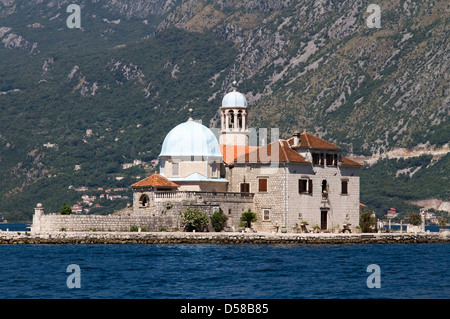 Notre Dame de l'île de roche près de Perast dans la baie de Kotor, Monténégro Banque D'Images