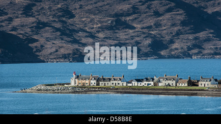 Chalets sur le Loch Broom à Ullapool dans les Highlands d'Ecosse. Banque D'Images