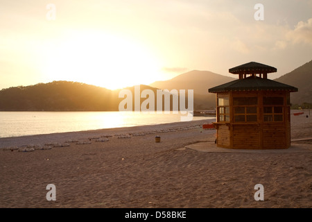 Coucher de soleil sur la baie de Fethiye, Turquie Banque D'Images