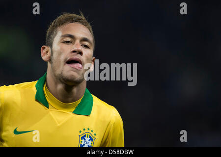 Neymar (BRA), le 21 mars 2013 - Football : match amical entre l'Italie 2-2 Le Brésil au Stade de Geneve à Carouge, Suisse. (Photo de Maurizio Borsari/AFLO) Banque D'Images