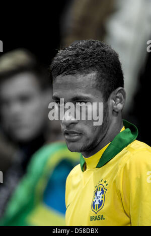 Neymar (BRA), le 21 mars 2013 - Football : match amical entre l'Italie 2-2 Le Brésil au Stade de Geneve à Carouge, Suisse. (Photo de Maurizio Borsari/AFLO) Banque D'Images