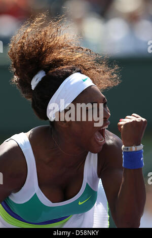 Miami, Floride, USA. 26 mars 2013. Serena Williams de USA réagit pendant jour 9 de la Sony Open 2013. Credit : Mauricio Paiz / Alamy Live News Banque D'Images