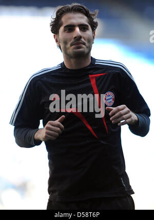 Hamit Altintop champion de Bundesliga FC Bayern Munich lors de la finale de l'équipe de session pratique à Santiago Bernabeu à Madrid, Espagne, 21 mai 2010. Bayern fait face à l'Inter Milan dans la finale de la Ligue des Champions de football le jour suivant, le 22 mai 2010. Photo : Andreas Gebert Banque D'Images