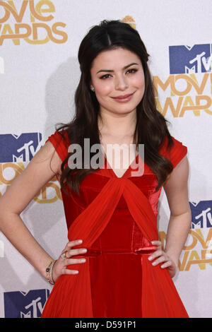 L'actrice et chanteuse nous Miranda Cosgrove arrive pour les MTV Movie Awards 2010 au Gibson Amphitheatre à Universal Studies à Universal City, Californie, USA, 06 juin 2010. Les films sont présentés par les producteurs et les dirigeants de MTV et les gagnants sont choisis en ligne par le grand public. Photo : Hubert Boesl Banque D'Images