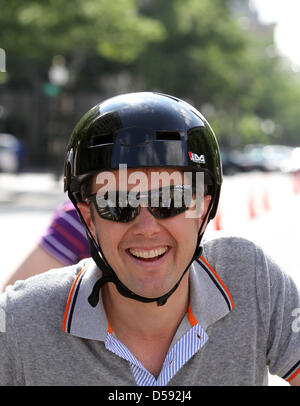 Le Prince héritier Frederik de Danemark sourit lors d'une balade à vélo à travers l'État de Washington, USA, 07 juin 2010. Tandis que sa femme a participé à la conférence Women Deliver - Investir dans les femmes qu'il a pris part à un Royal D.C. Ride avec la Ligue des cyclistes américains. Photo : Albert Nieboer Banque D'Images