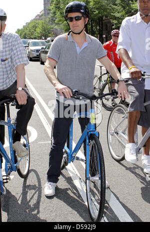 Le Prince héritier Frederik de Danemark au cours d'une balade à vélo à travers l'État de Washington, USA, 07 juin 2010. Tandis que sa femme a participé à la conférence Women Deliver - Investir dans les femmes qu'il a pris part à un Royal D.C. Ride avec la Ligue des cyclistes américains. Photo : Albert Nieboer (Pays-Bas) Banque D'Images