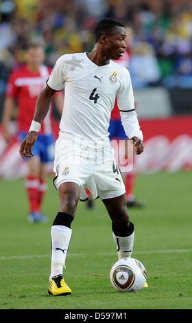 John Pantsil du Ghana en action lors de la Coupe du Monde 2010 GROUPE D match entre la Serbie et le Ghana à Loftus Versfeld à Pretoria, Afrique du Sud, 13 juin 2010. Photo : Achim Scheidemann - veuillez vous référer à l'http://dpaq.de/FIFA-WM2010-TC Banque D'Images